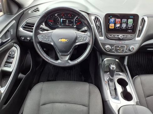 Used 2018 Chevrolet Malibu LT FWD image 5