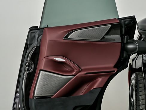 Used 2024 Ferrari Purosangue image 17