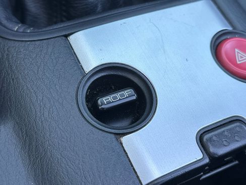 Used 2004 Honda S2000 image 43