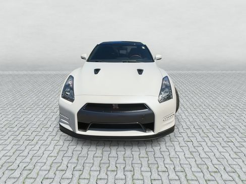 Used 2014 Nissan GT-R Black Edition AWD/4WD image 3