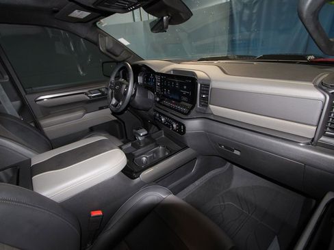 Used 2023 Chevrolet Silverado 1500 ZR2 w/ Technology Package image 25