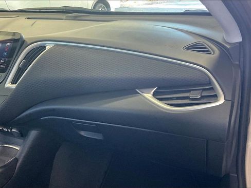 Used 2025 Chevrolet Malibu LT image 24