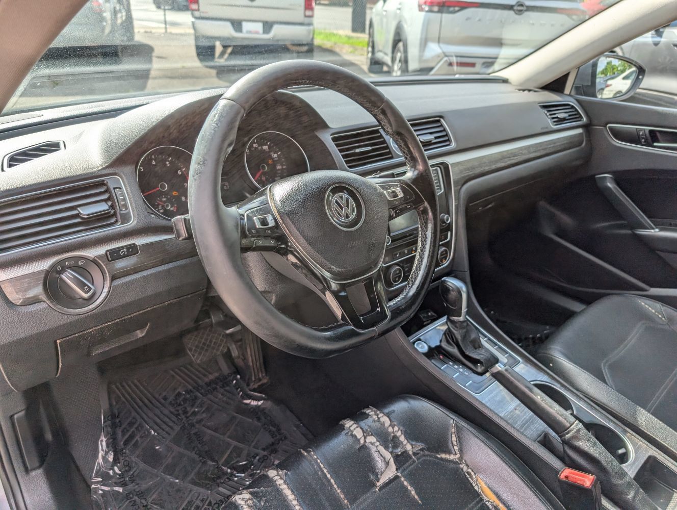 Used 2017 Volkswagen Passat 1.8T SE FWD image 13