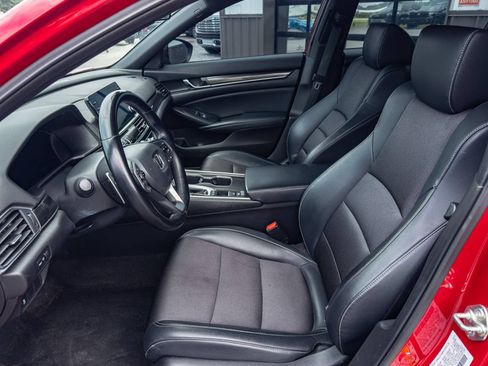 Used 2018 Honda Accord Sport image 9