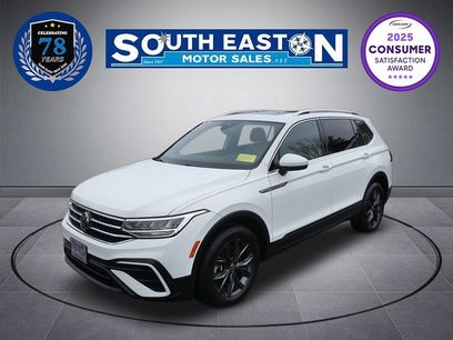 Used 2022 Volkswagen Tiguan SE w/ Panoramic Sunroof Package