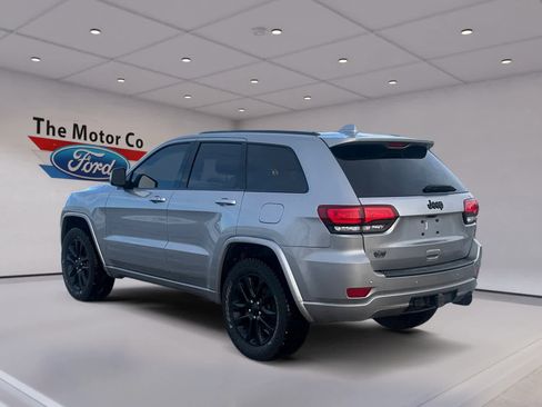 Used 2021 Jeep Grand Cherokee Laredo X image 7