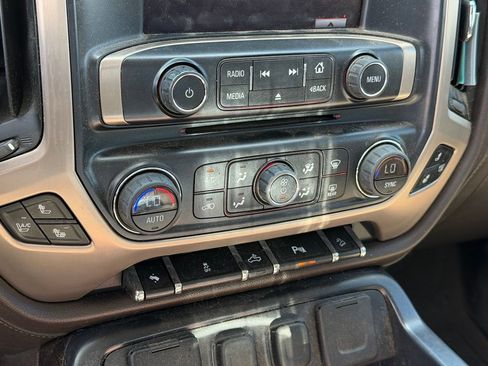 Used 2014 GMC Sierra 1500 Denali w/ Suspension Package, Off-Road AWD/4WD image 19