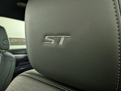 Certified 2025 Buick Enclave Sport Touring image 19