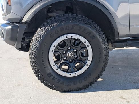 Used 2023 Ford Bronco Badlands image 21