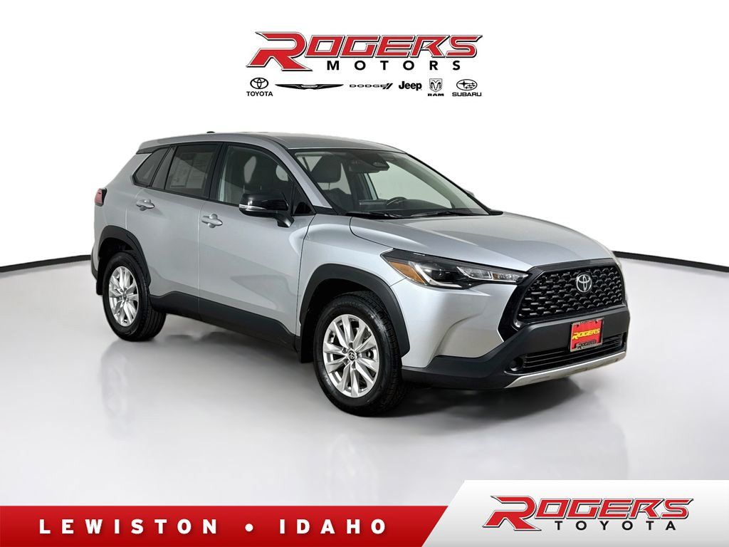 Used 2025 Toyota Corolla Cross LE AWD/4WD image 1