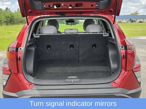 Used 2025 Hyundai Kona SEL FWD image 8