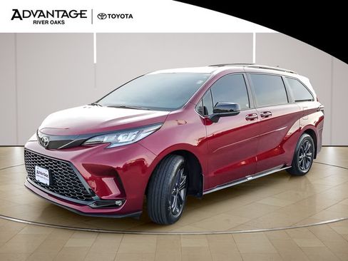 Used 2026 Toyota Sienna XSE AWD/4WD image 4