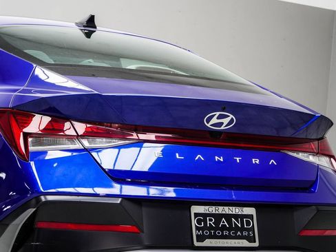 Used 2024 Hyundai Elantra SEL w/ Convenience Package FWD image 14