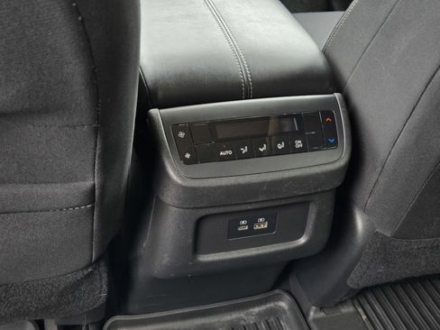Used 2022 Nissan Pathfinder SV w/ SV Premium Package AWD/4WD image 27