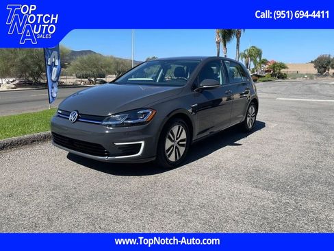 Used 2019 Volkswagen e-Golf SEL Premium image 1