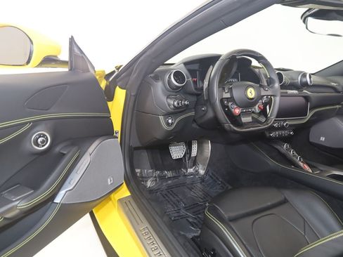 Used 2022 Ferrari Portofino M RWD image 85