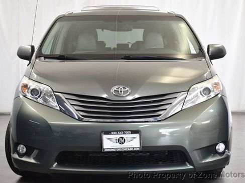 Used 2014 Toyota Sienna XLE image 4