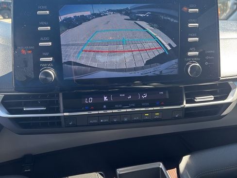 Used 2022 Toyota Sienna XLE image 24