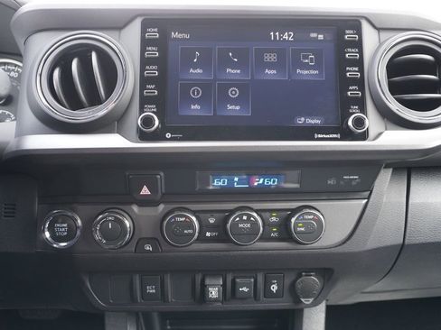 Used 2023 Toyota Tacoma TRD Off-Road image 16