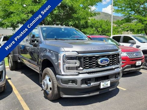 Used 2025 Ford F350 Platinum AWD/4WD image 1
