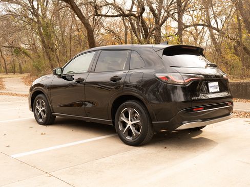 Certified 2023 Honda HR-V EX-L image 7