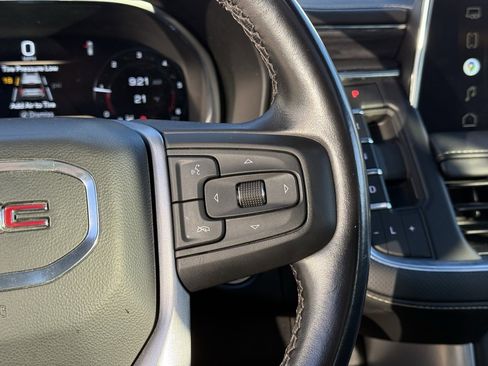 Used 2022 GMC Yukon XL SLT image 16
