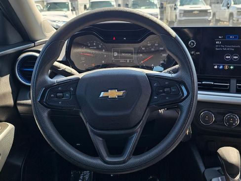 Used 2025 Chevrolet Trax LS FWD image 13