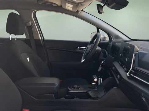 Used 2023 Kia Sportage LX image 15