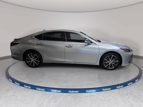 Used 2023 Lexus ES 250 w/ Premium Package AWD/4WD image 4