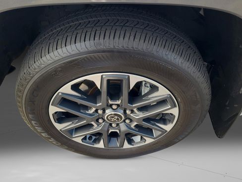 Used 2022 Toyota Tundra Limited image 9