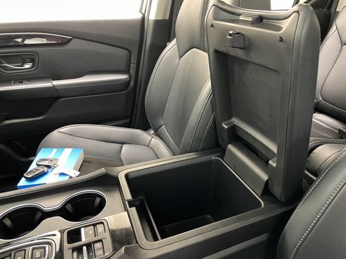 Used 2024 Honda Pilot Touring image 35