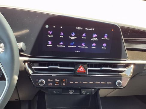 New 2025 Kia Niro SX image 15