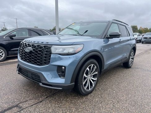 Certified 2025 Ford Explorer ST-Line image 30