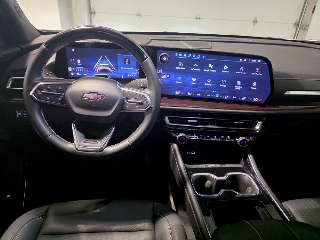 Used 2025 Chevrolet Traverse Z71 w/ Enhanced Driving Package AWD/4WD image 16