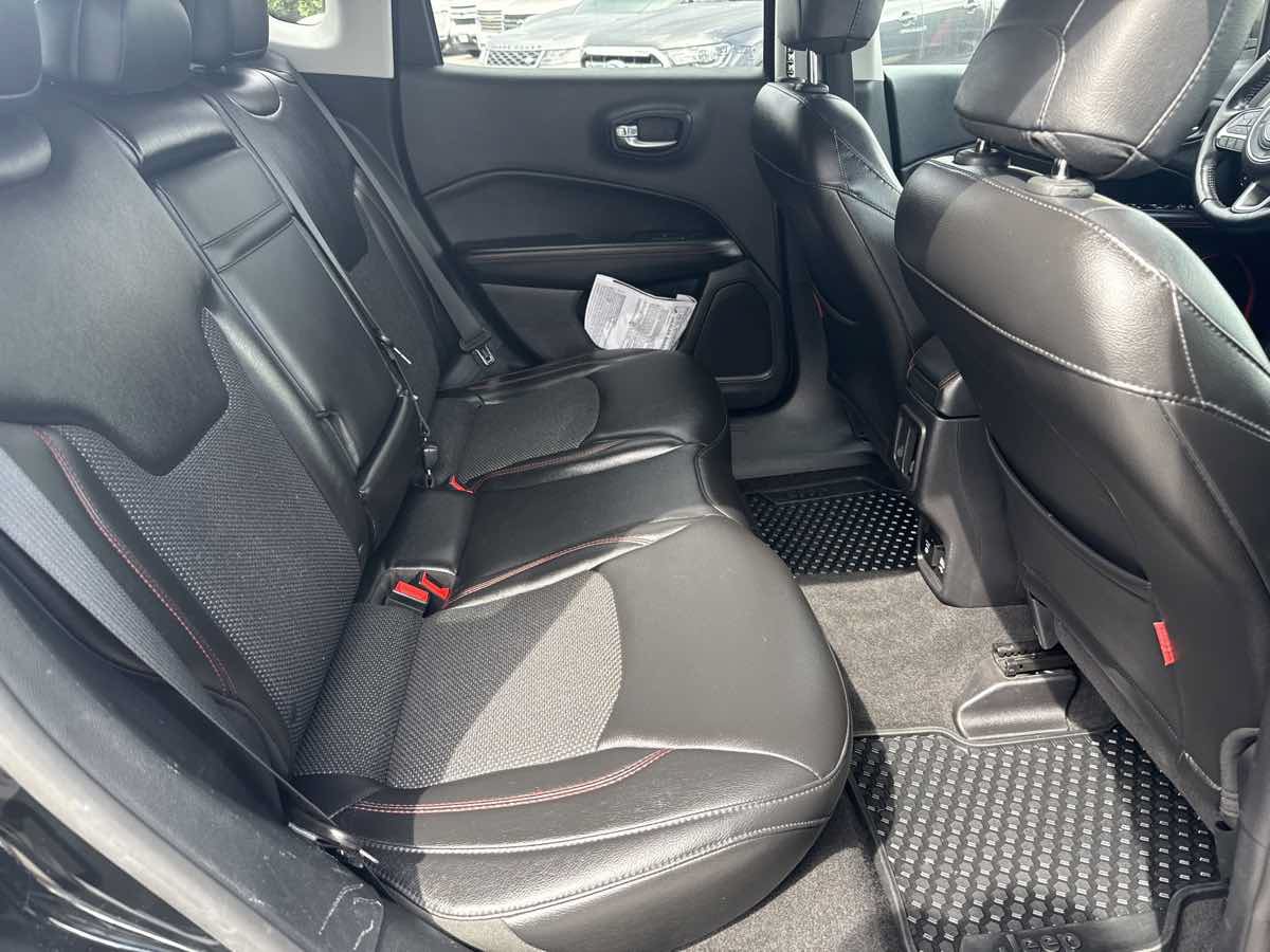 Used 2018 Jeep Compass Trailhawk w/ Navigation Group AWD/4WD image 19