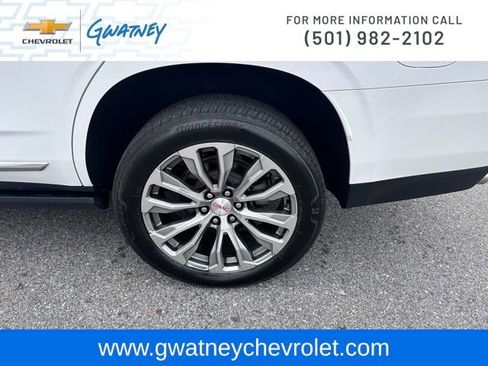 Used 2021 GMC Yukon Denali w/ Denali Premium Package image 10