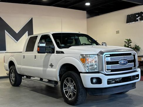Used 2016 Ford F250 Platinum w/ FX4 Off-Road Package AWD/4WD image 2