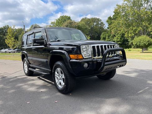 Used 2007 Jeep Commander Sport image 1