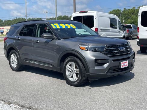 Used 2021 Ford Explorer XLT RWD image 1