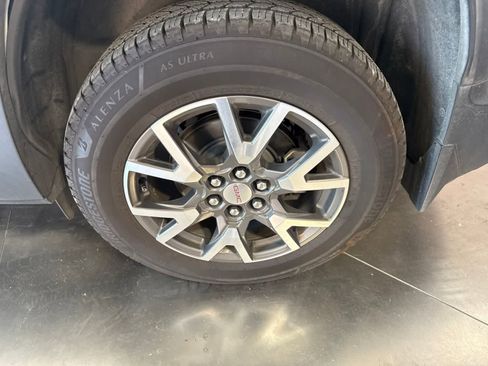 Used 2020 GMC Acadia SLE FWD image 10
