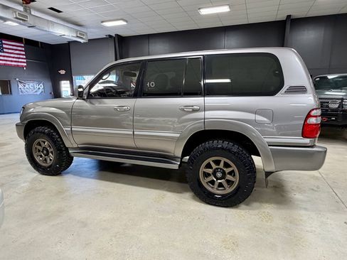 Used 2003 Toyota Land Cruiser image 10