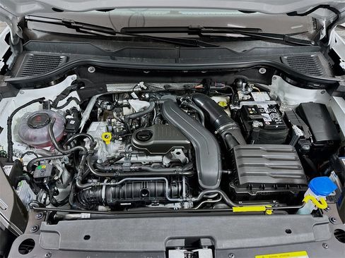 New 2026 Volkswagen Taos SE AWD/4WD image 6