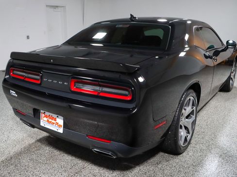 Used 2016 Dodge Challenger SXT Plus image 7