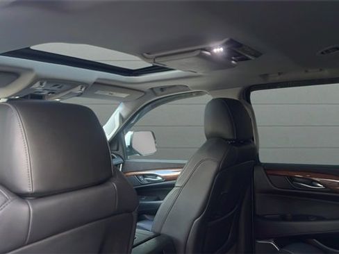 Used 2017 Cadillac Escalade Premium Luxury w/ LPO, Radiant Package image 27