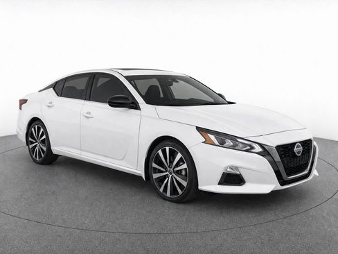 Used 2021 Nissan Altima 2.0 SR FWD image 2