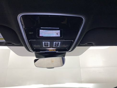 Used 2020 Land Rover Range Rover Velar R-Dynamic HSE image 23