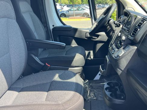 Used 2025 RAM ProMaster 2500 w/ U-Haul Equipment Group FWD image 26
