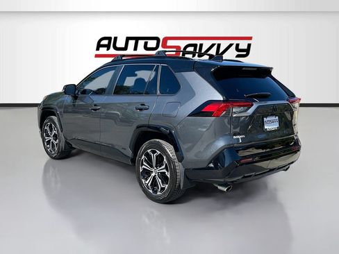 Used 2025 Toyota RAV4 XSE w/ Weather Package AWD/4WD image 5