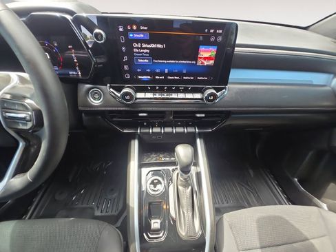Certified 2023 Chevrolet Colorado LT w/ LT Convenience Package II AWD/4WD image 11