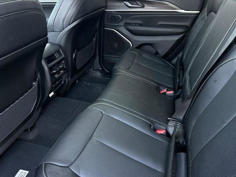 New 2026 Jeep Grand Cherokee Limited image 12